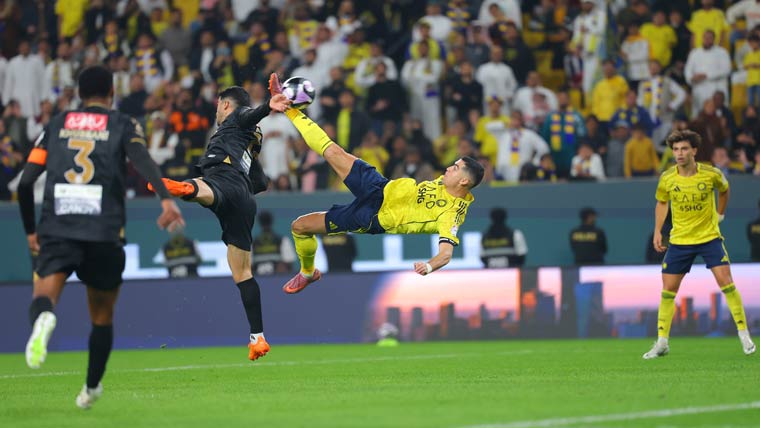 رونالڈو کے منفرد انداز میں گول کرنےکی ویڈیو کے چرچے